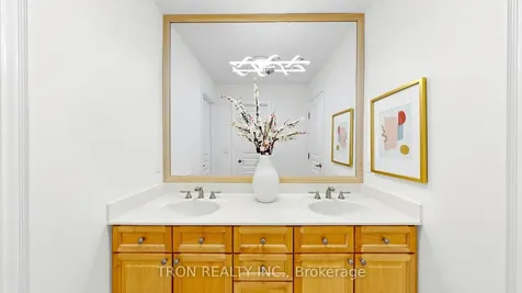 59 Norton Avenue Toronto ON M2N 4A2