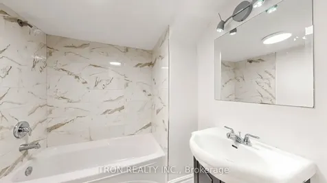 59 Norton Avenue Toronto ON M2N 4A2