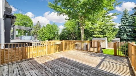 59 Norton Avenue Toronto ON M2N 4A2