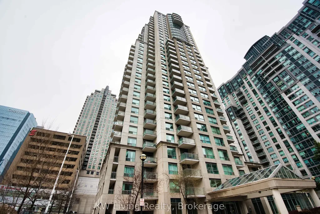21 Hillcrest Avenue Toronto ON M2N 7K2