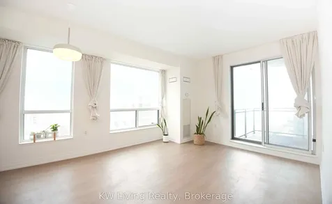 21 Hillcrest Avenue Toronto ON M2N 7K2