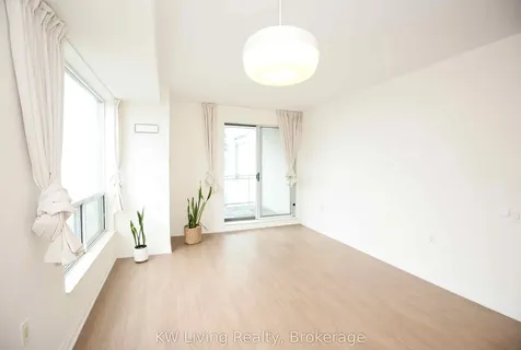 21 Hillcrest Avenue Toronto ON M2N 7K2