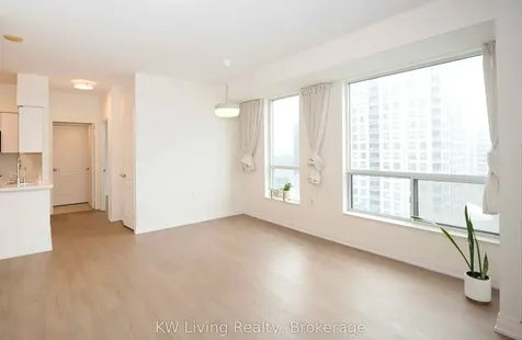 21 Hillcrest Avenue Toronto ON M2N 7K2