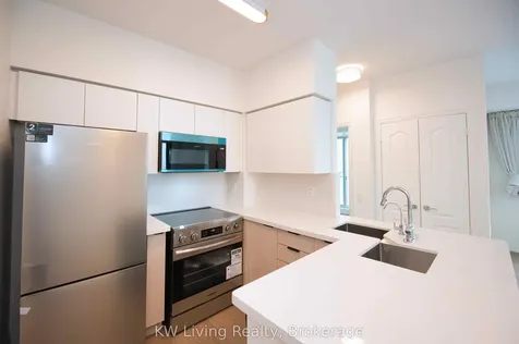 21 Hillcrest Avenue Toronto ON M2N 7K2