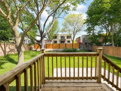 8 Southwell Drive Toronto ON M3B 2N7