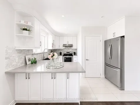 8 Southwell Drive Toronto ON M3B 2N7