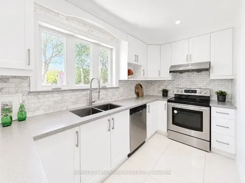 8 Southwell Drive Toronto ON M3B 2N7