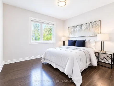 8 Southwell Drive Toronto ON M3B 2N7