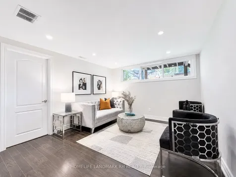 8 Southwell Drive Toronto ON M3B 2N7