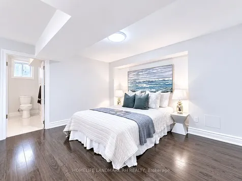 8 Southwell Drive Toronto ON M3B 2N7
