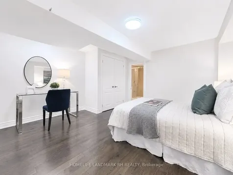 8 Southwell Drive Toronto ON M3B 2N7