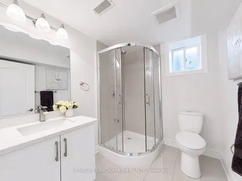 8 Southwell Drive Toronto ON M3B 2N7