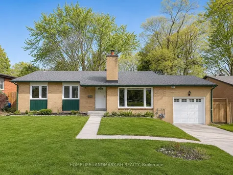 8 Southwell Drive Toronto ON M3B 2N7