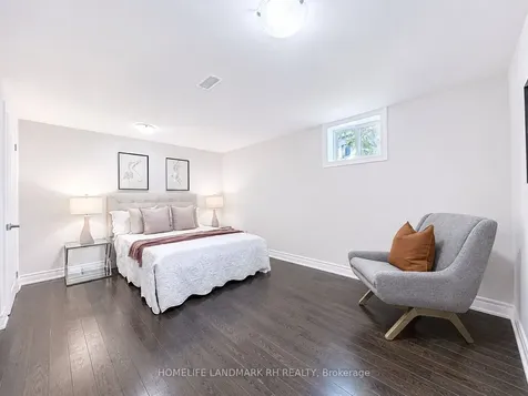8 Southwell Drive Toronto ON M3B 2N7