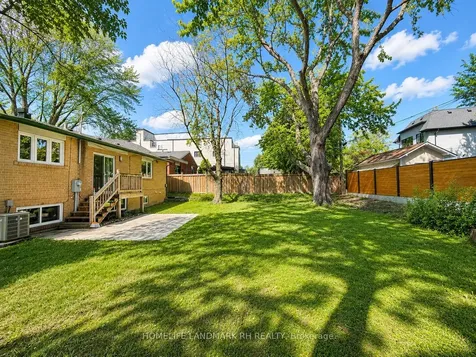8 Southwell Drive Toronto ON M3B 2N7