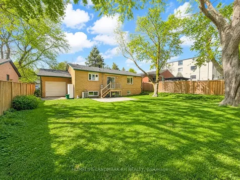 8 Southwell Drive Toronto ON M3B 2N7