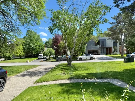 8 Southwell Drive Toronto ON M3B 2N7