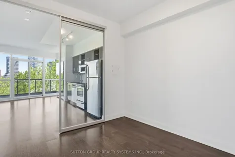 160 Vanderhoof Avenue Toronto ON M4G 2G6