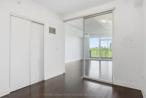160 Vanderhoof Avenue Toronto ON M4G 2G6