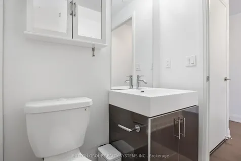160 Vanderhoof Avenue Toronto ON M4G 2G6