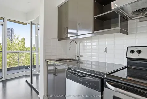 160 Vanderhoof Avenue Toronto ON M4G 2G6