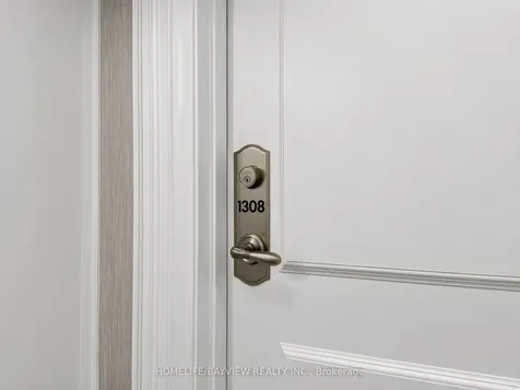 15 Greenview Avenue Toronto ON M2M 4M7