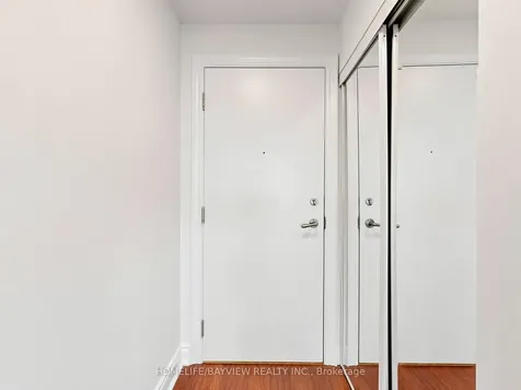 15 Greenview Avenue Toronto ON M2M 4M7