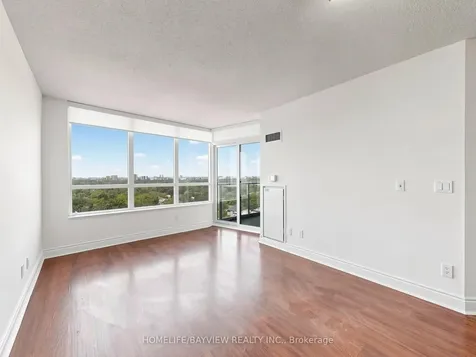 15 Greenview Avenue Toronto ON M2M 4M7