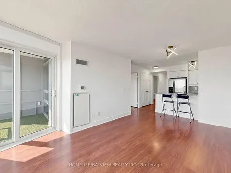 15 Greenview Avenue Toronto ON M2M 4M7