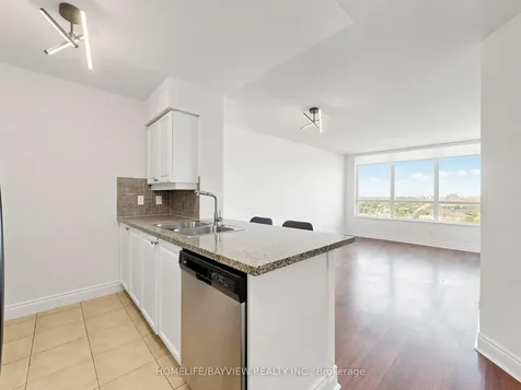 15 Greenview Avenue Toronto ON M2M 4M7