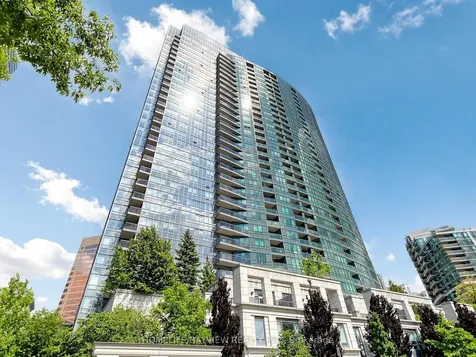 15 Greenview Avenue Toronto ON M2M 4M7