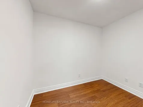 15 Greenview Avenue Toronto ON M2M 4M7