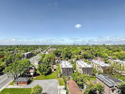15 Greenview Avenue Toronto ON M2M 4M7