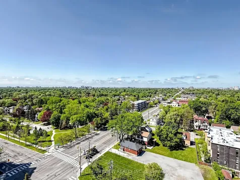 15 Greenview Avenue Toronto ON M2M 4M7