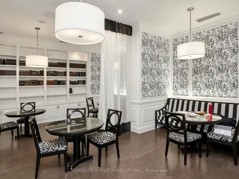 15 Greenview Avenue Toronto ON M2M 4M7