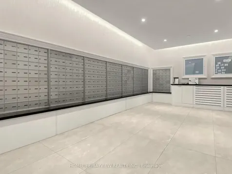 15 Greenview Avenue Toronto ON M2M 4M7