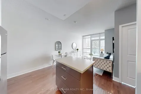 26 Norton Avenue Toronto ON M2N 0C6