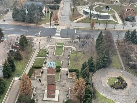 8 Hillcrest Avenue Toronto ON M2N 6Y6