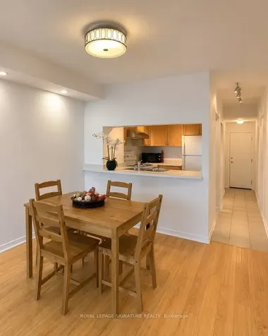 8 Hillcrest Avenue Toronto ON M2N 6Y6