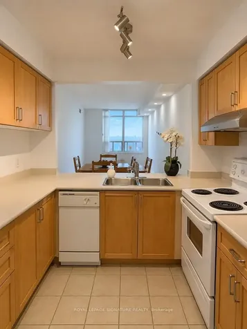 8 Hillcrest Avenue Toronto ON M2N 6Y6