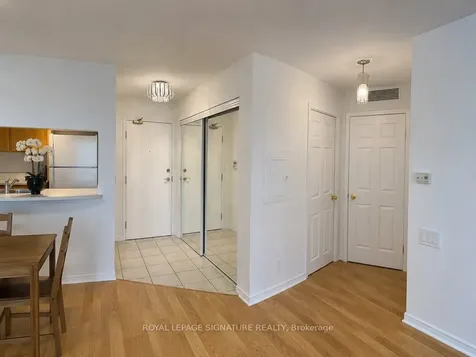 8 Hillcrest Avenue Toronto ON M2N 6Y6