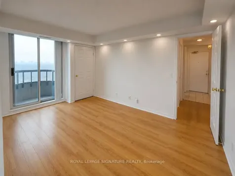 8 Hillcrest Avenue Toronto ON M2N 6Y6
