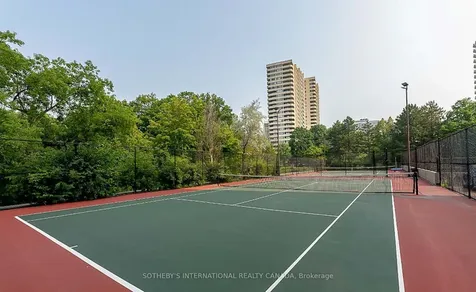5 Concord Place Toronto ON M3C 3M8