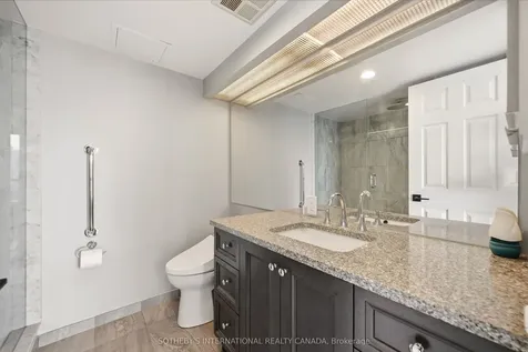 5 Concord Place Toronto ON M3C 3M8