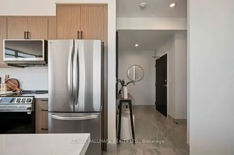 736 Spadina Avenue Toronto ON M5J 2J6