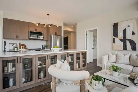 736 Spadina Avenue Toronto ON M5J 2J6