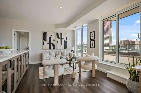 736 Spadina Avenue Toronto ON M5J 2J6