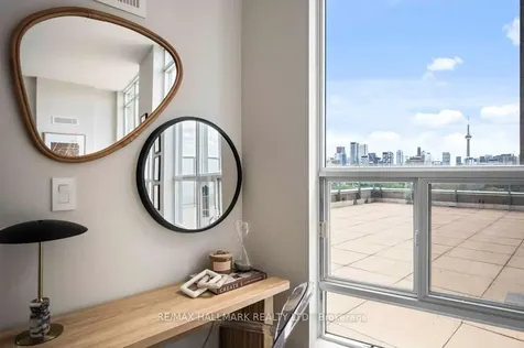 736 Spadina Avenue Toronto ON M5J 2J6