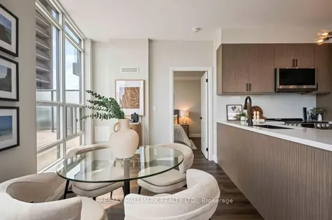 736 Spadina Avenue Toronto ON M5J 2J6