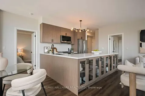 736 Spadina Avenue Toronto ON M5J 2J6